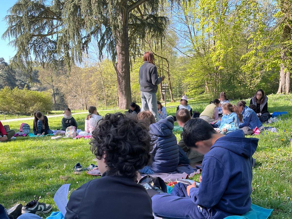 Œuvre collective réalisée en plein air