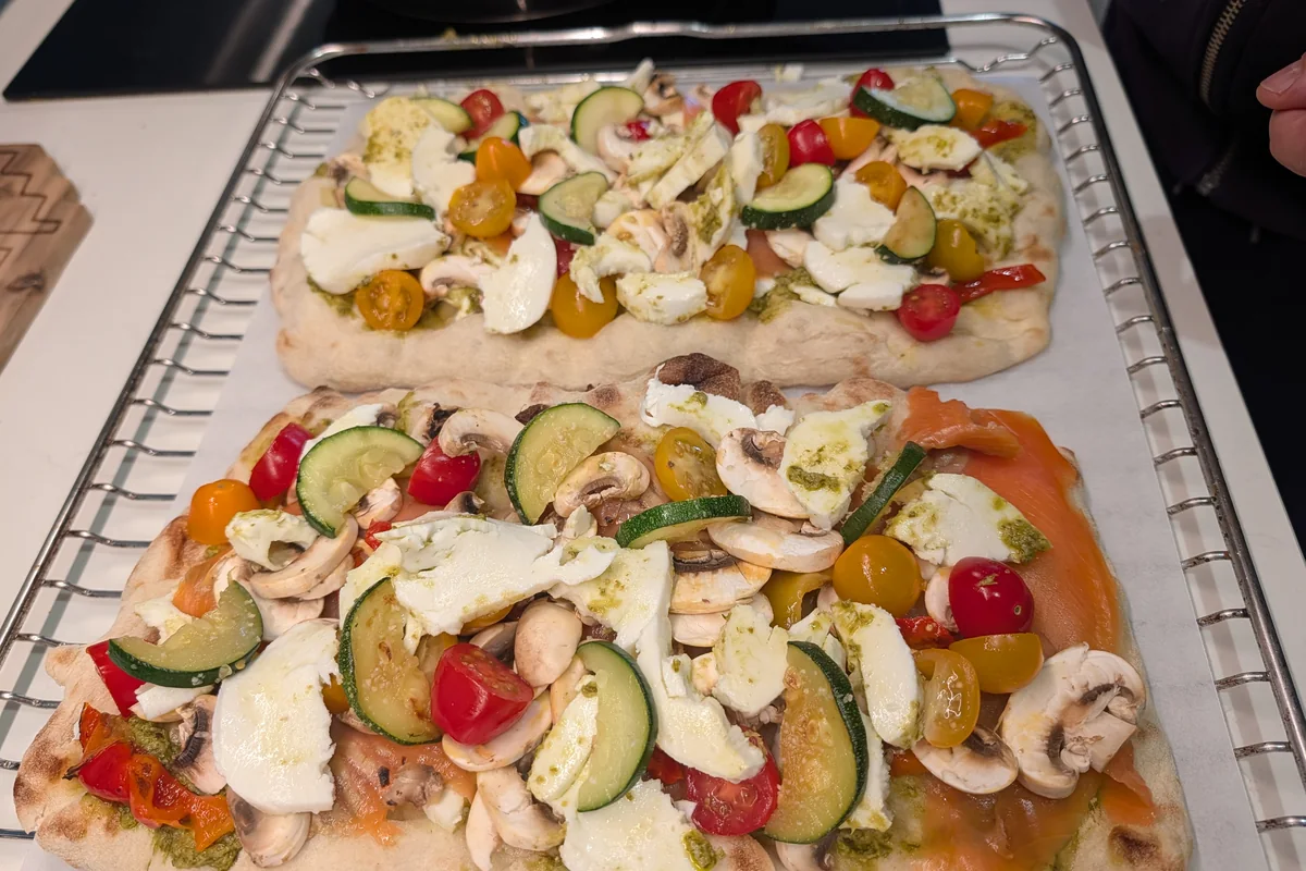 Préparation salée garnie de légumes et de fromage